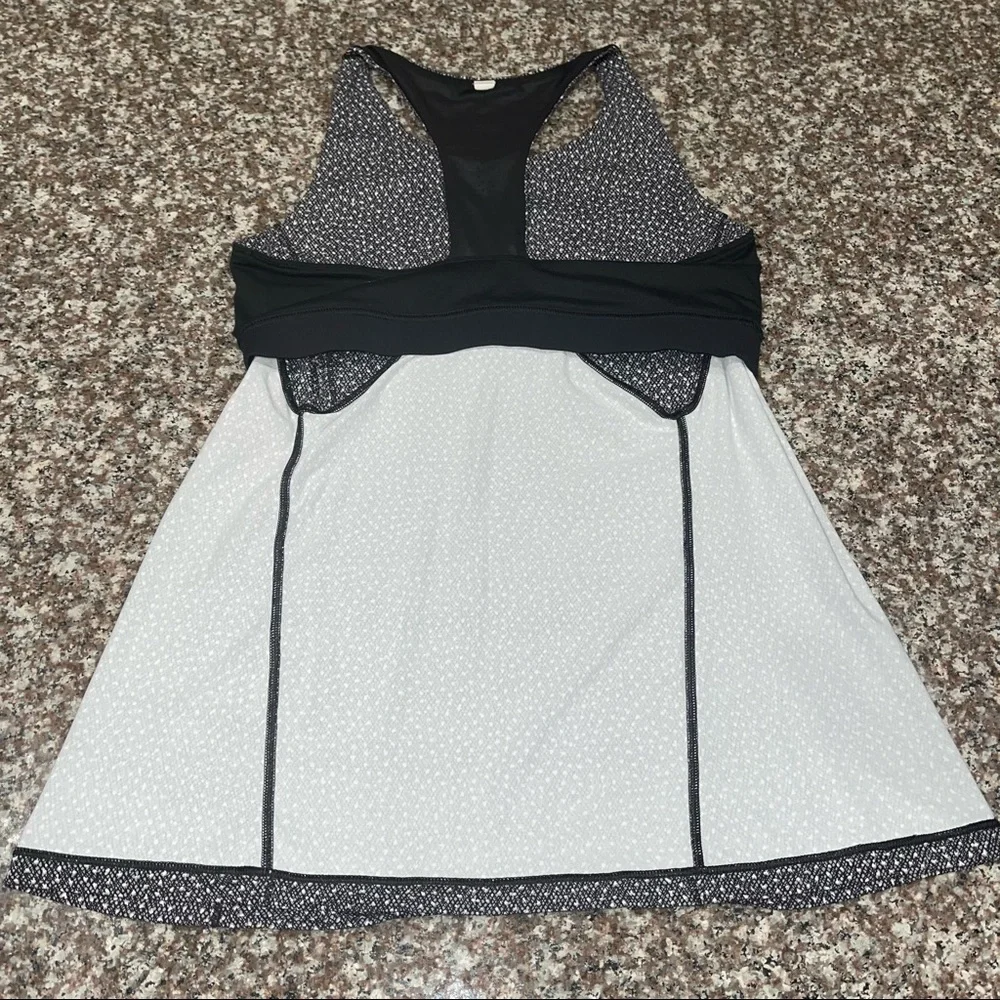 Lululemon Hit It Tank Frozen Fizz White Black Size 8 - Picture 7 of 8